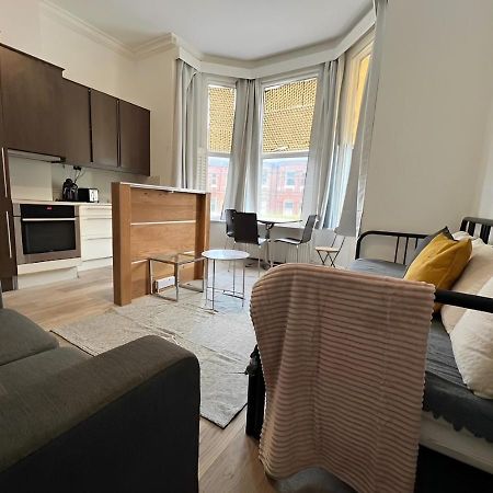 Nice Studio Shepherd'S Bush London Near Everything Ngoại thất bức ảnh